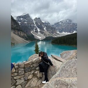 Meet your Posher, Ela